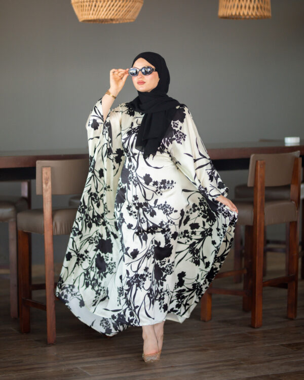 Butterfly Abaya - Image 2